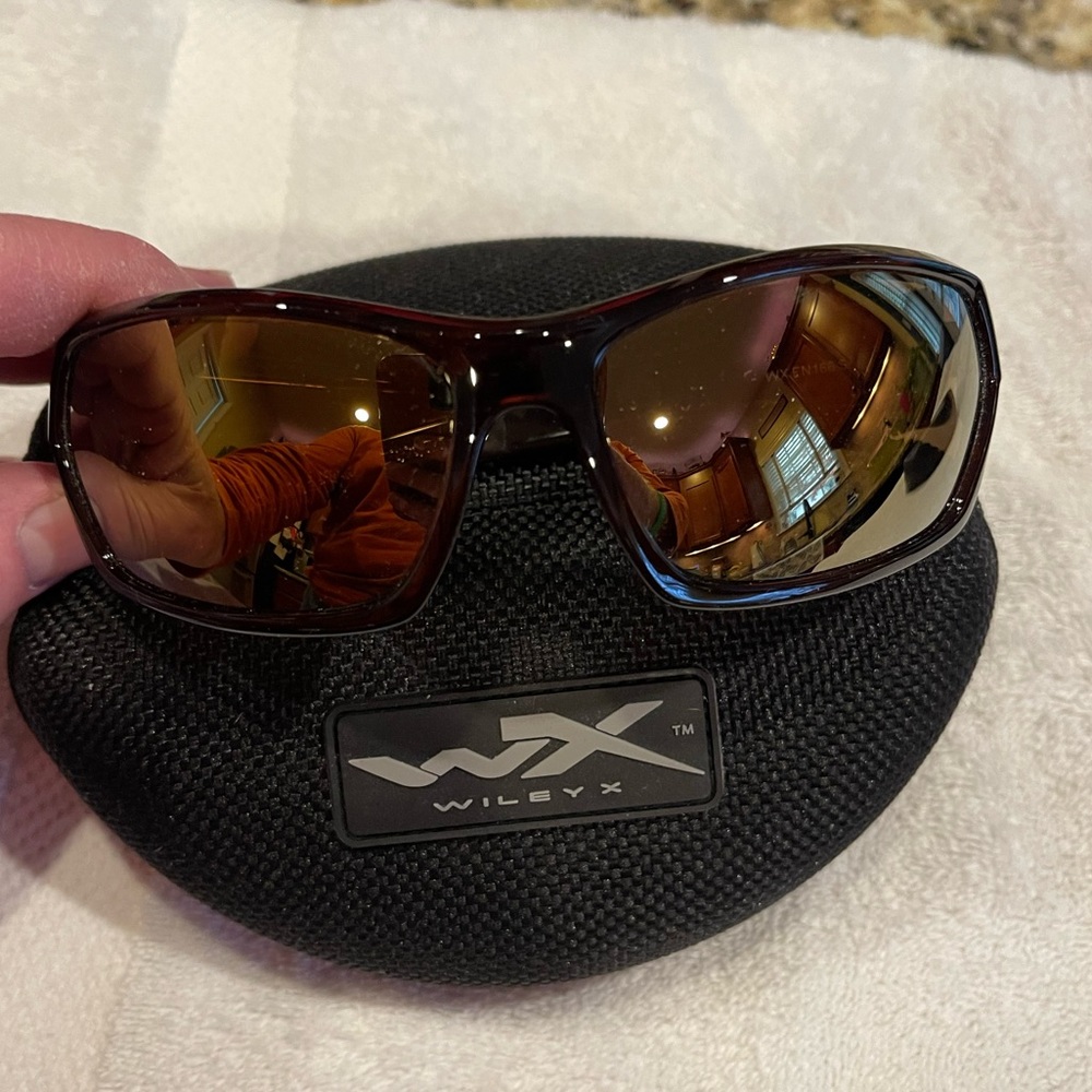 Wiley-X Unisex sunglasses.